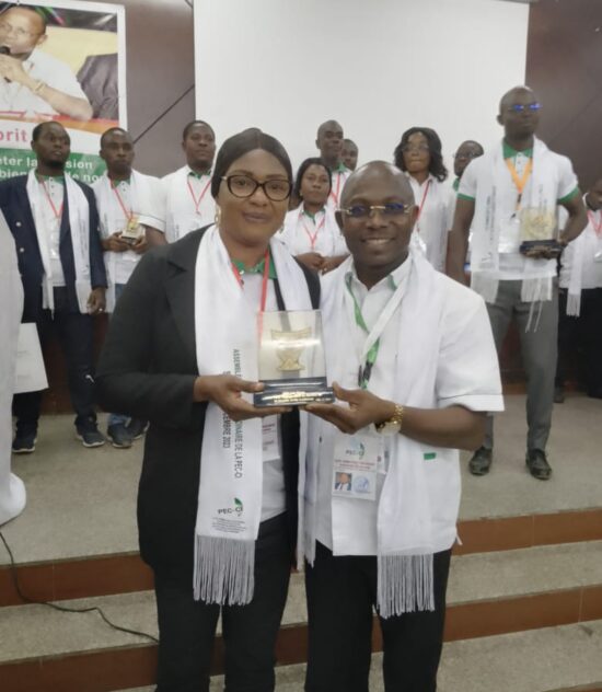 Cérémonie de récompense du Pec-ci, plate forme pour l'engagement civile en Côte d'Ivoire